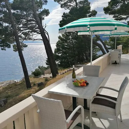 Josip 3*